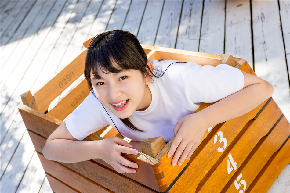 日本素颜少女河村みるく清纯摄影写真图片
