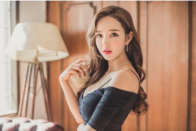 韩国美女模特前凸后翘性感写真特辑