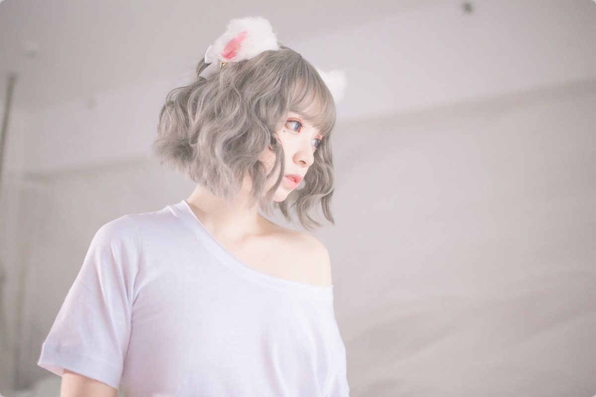 清纯女孩演绎cosplay疯猫
